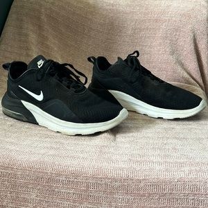 Nike Air Max Motion, Black, US Size 8 Women’s